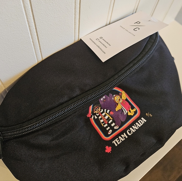 New McDonalds Team Canada x Peace Collective Fannypack 🍁 - Picture 1 of 2
